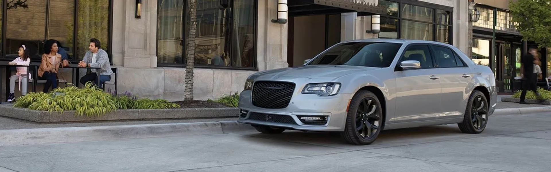What are the highlighting features of the 2022 Chrysler 300?