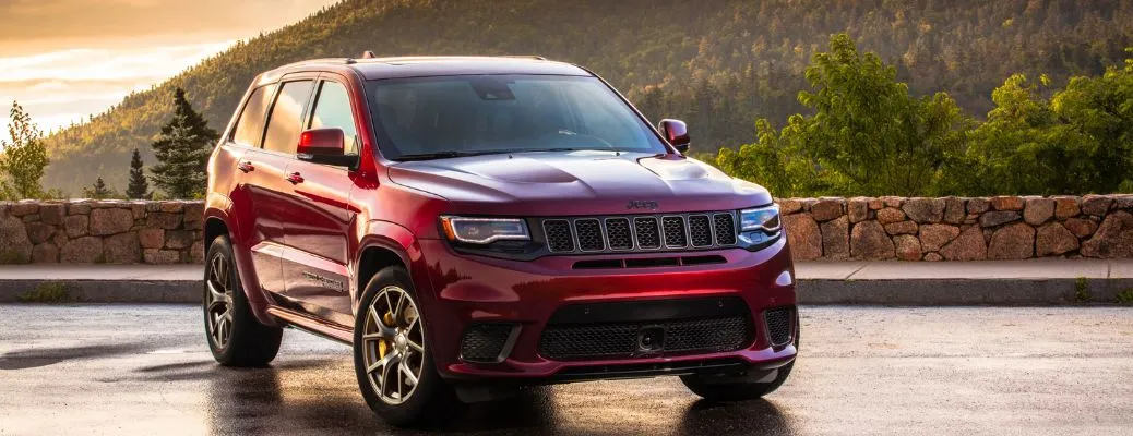 Does the 2020 Jeep Grand Cherokee Offer Apple CarPlay?